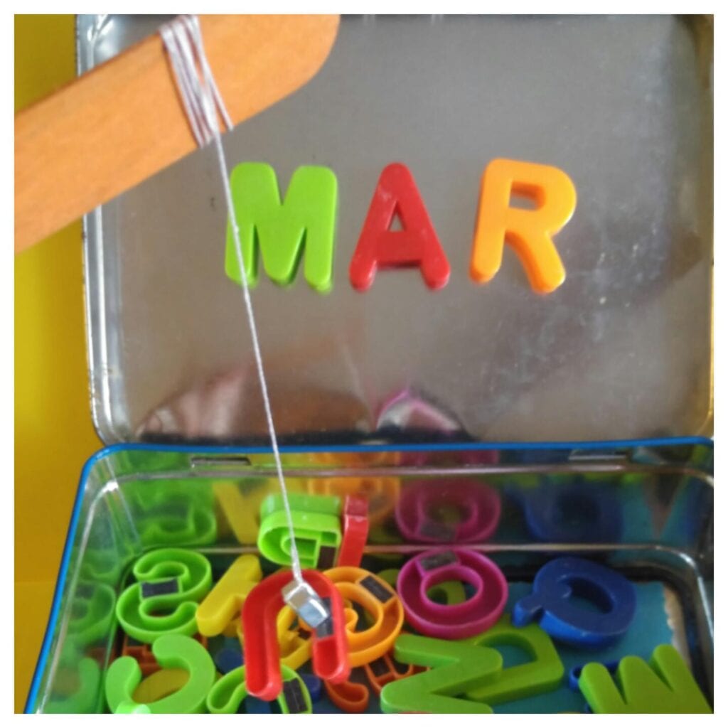 5 ideas jugar con letras magneticas con niños pescar