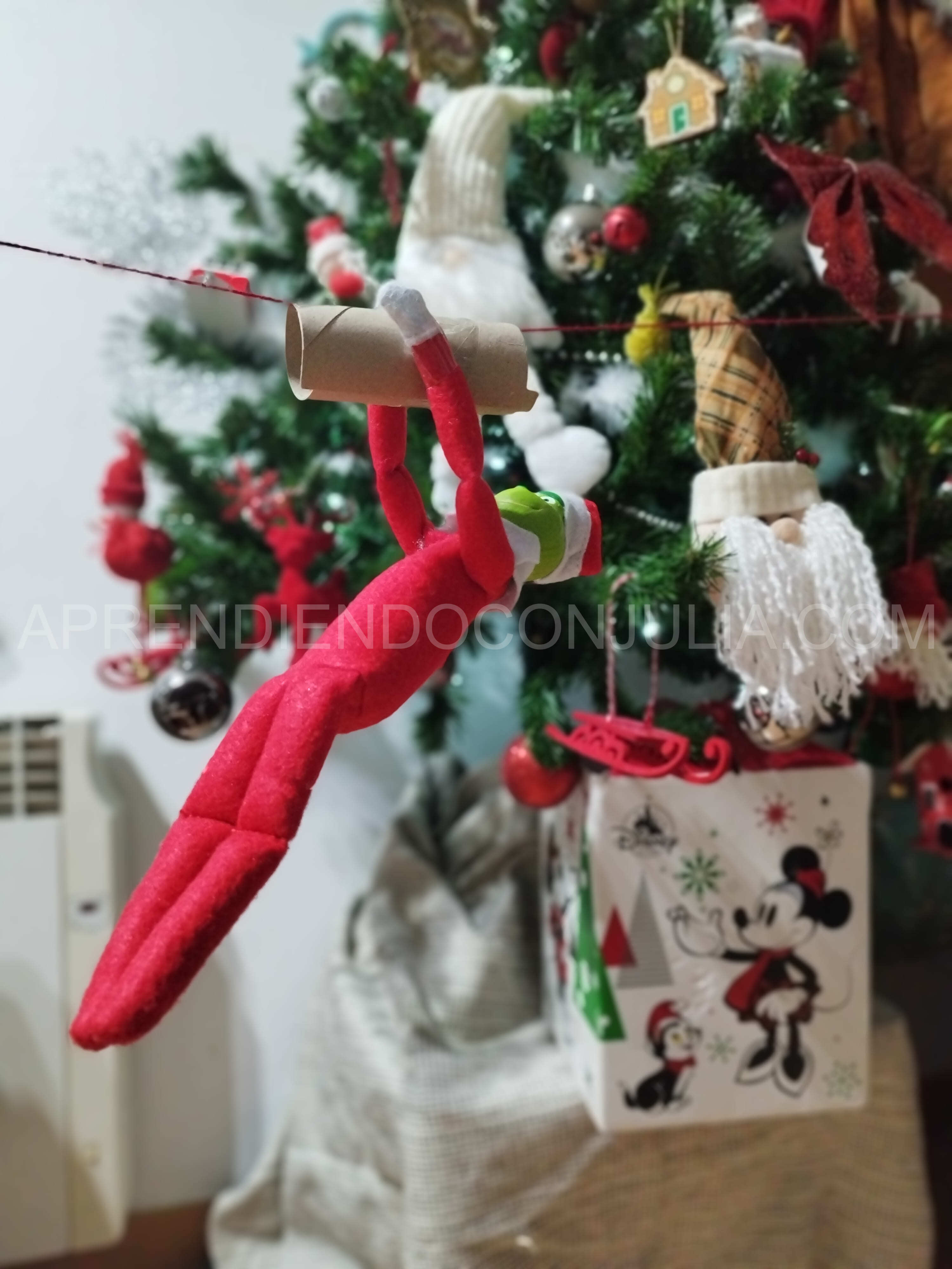 elf on the shelf travesura