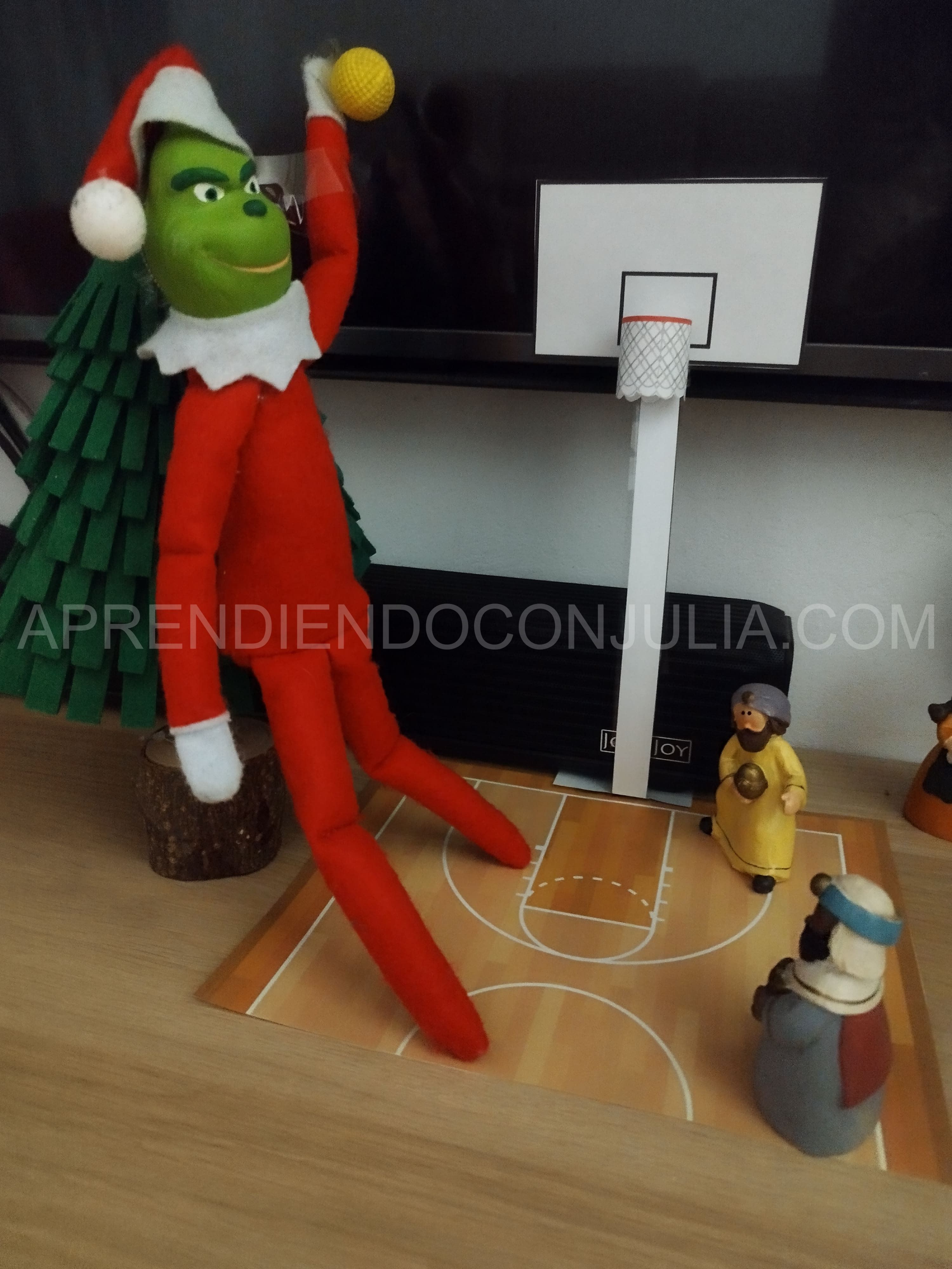 elf on the shelf travesura