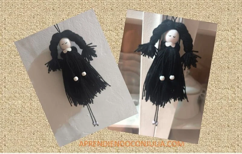 MIERCOLES-ADDAMS-O-MERLINA-EN-LLAVERO-DE-LANA-Y-MADERA